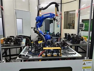 Lazerinio suvirinimo pramoninis robotas